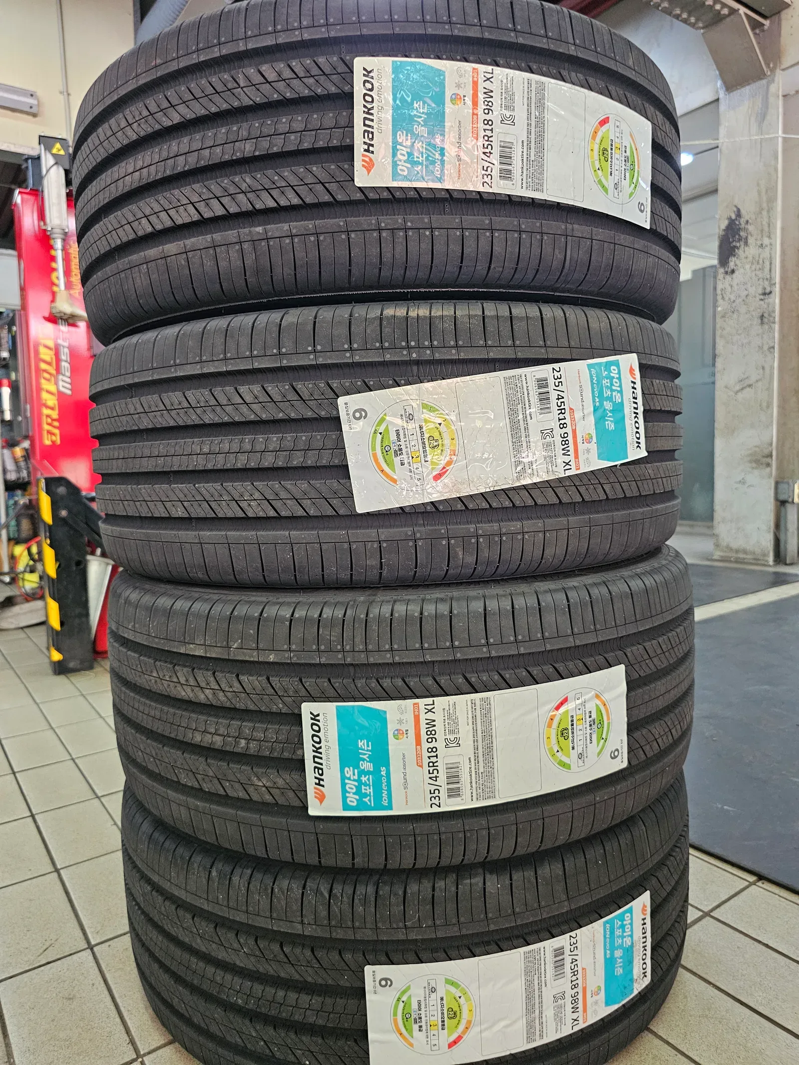 한국타이어 아이온 에보 AS 235/45R18 98W XL 규격 라벨