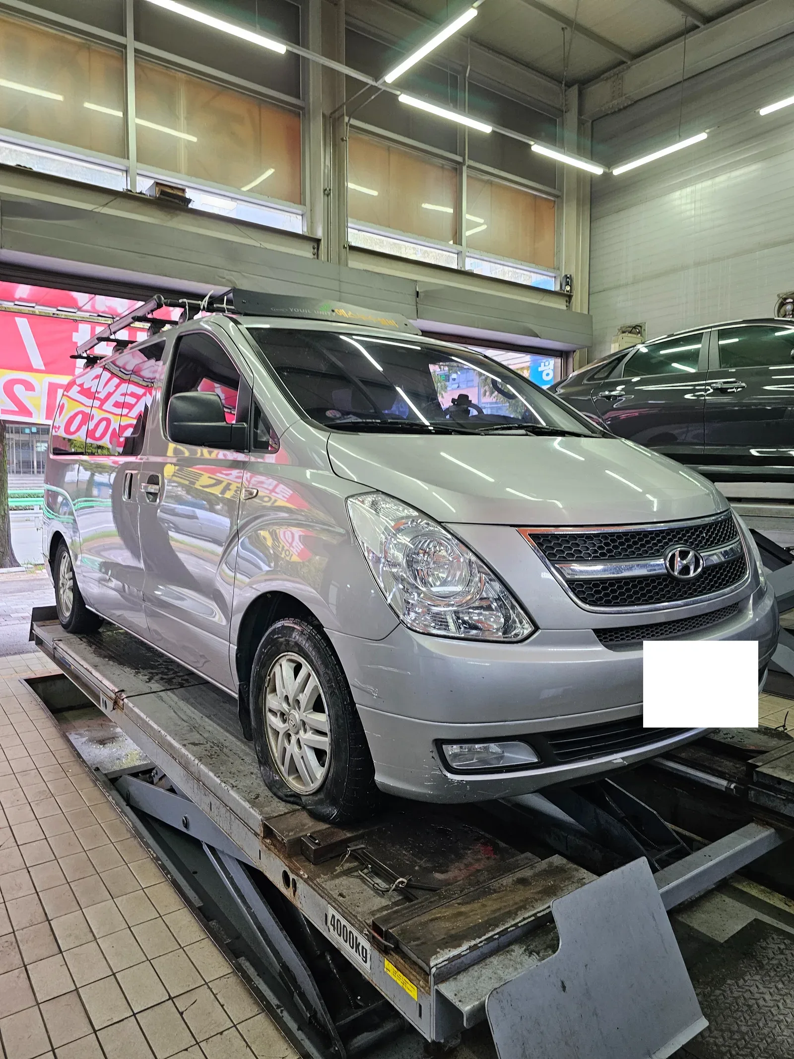 현대 스타렉스 215/70R16C 한국타이어 밴트라 트랜짓 타이어 장착 완료 사진 2