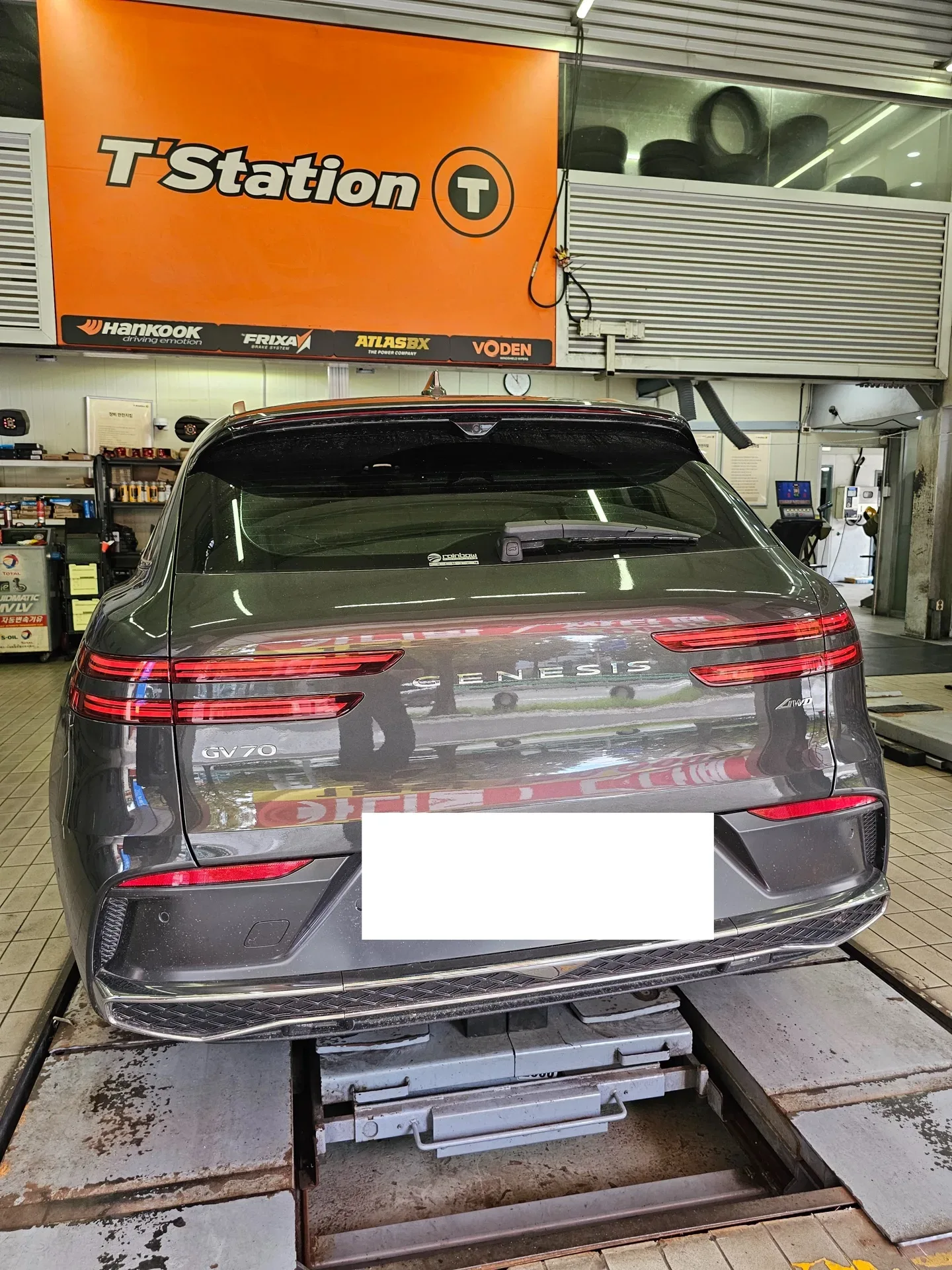 제네시스 GV70 235/60R18 브리지스톤 듀얼러 H/P 스포츠 AS 타이어 장착 완료 사진