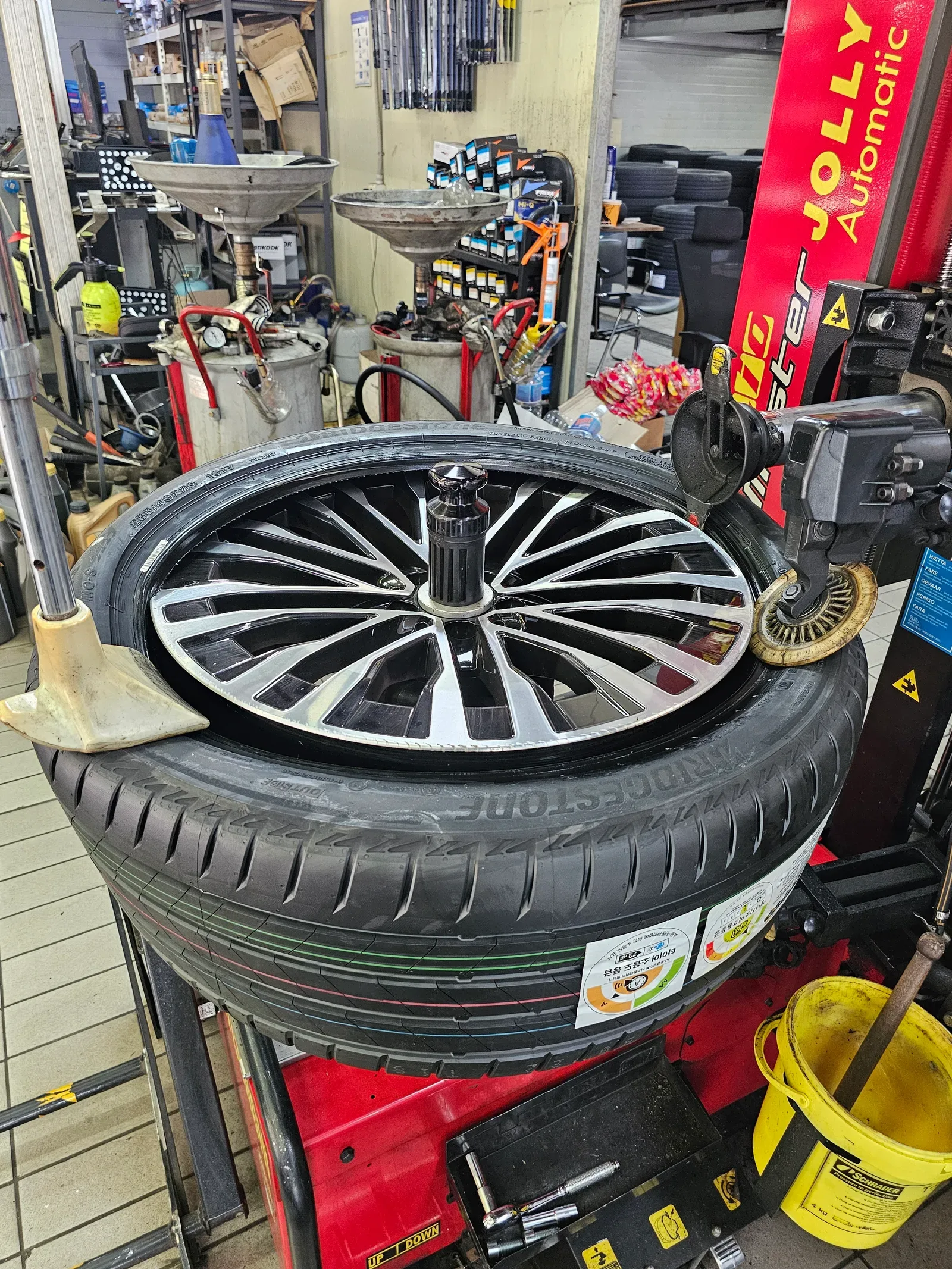 벤츠 S클래스 S450 255/40R20 조립 끝난 휠과 타이어