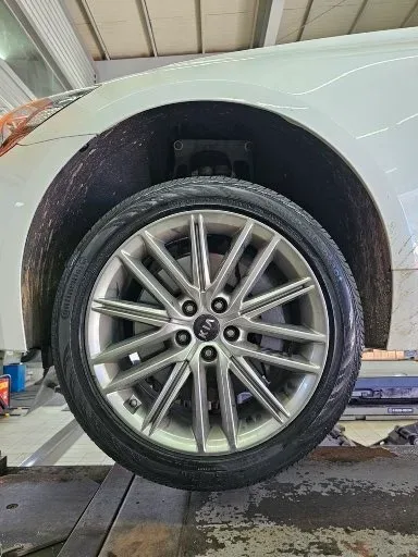 기아 K9 245/45R19 교체 전 앞바퀴 19인치 휠