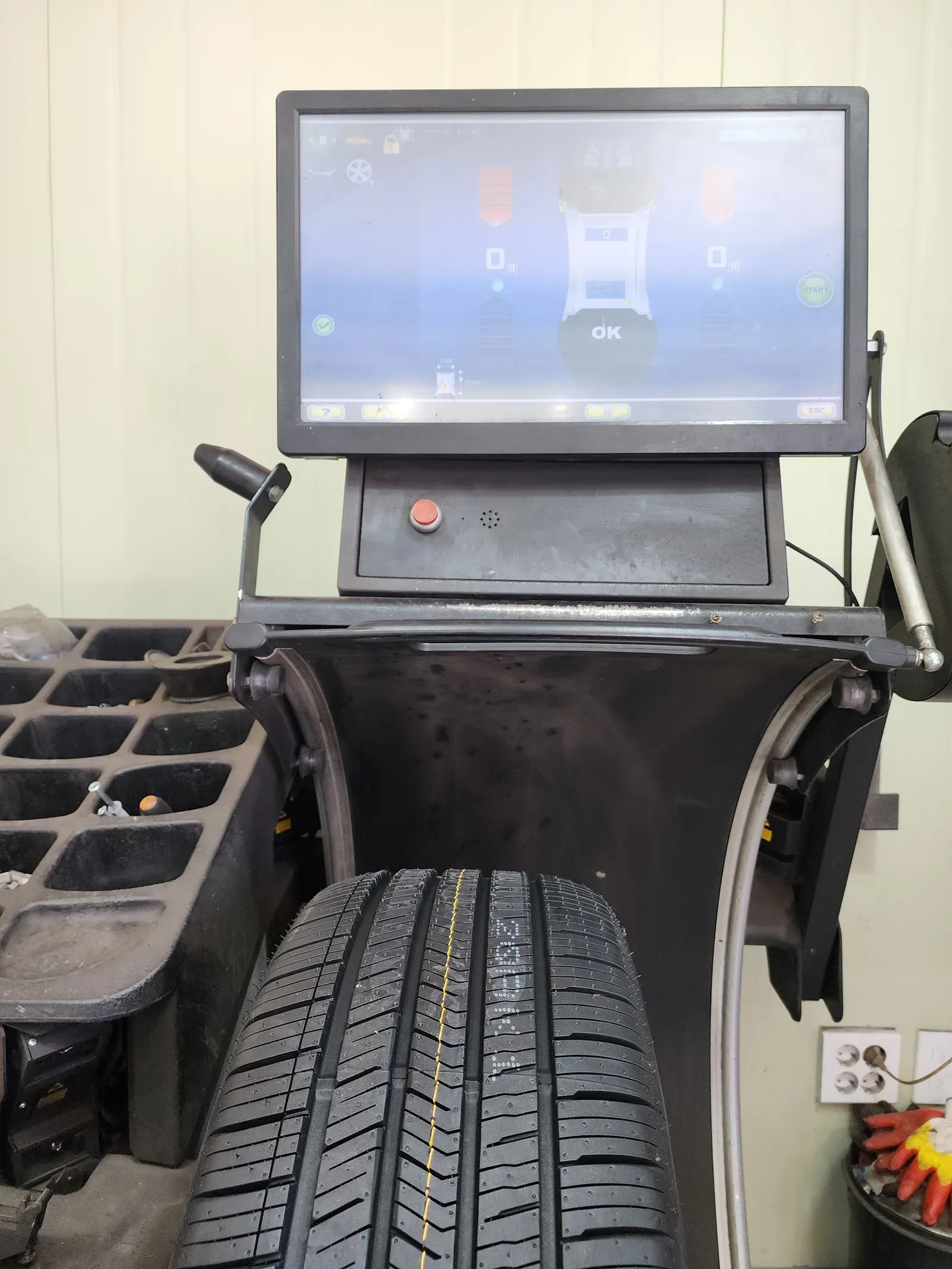 현대 그랜저 HG 245/45R18 웨이트 부착 후 안쪽 바깥쪽 모두 0g