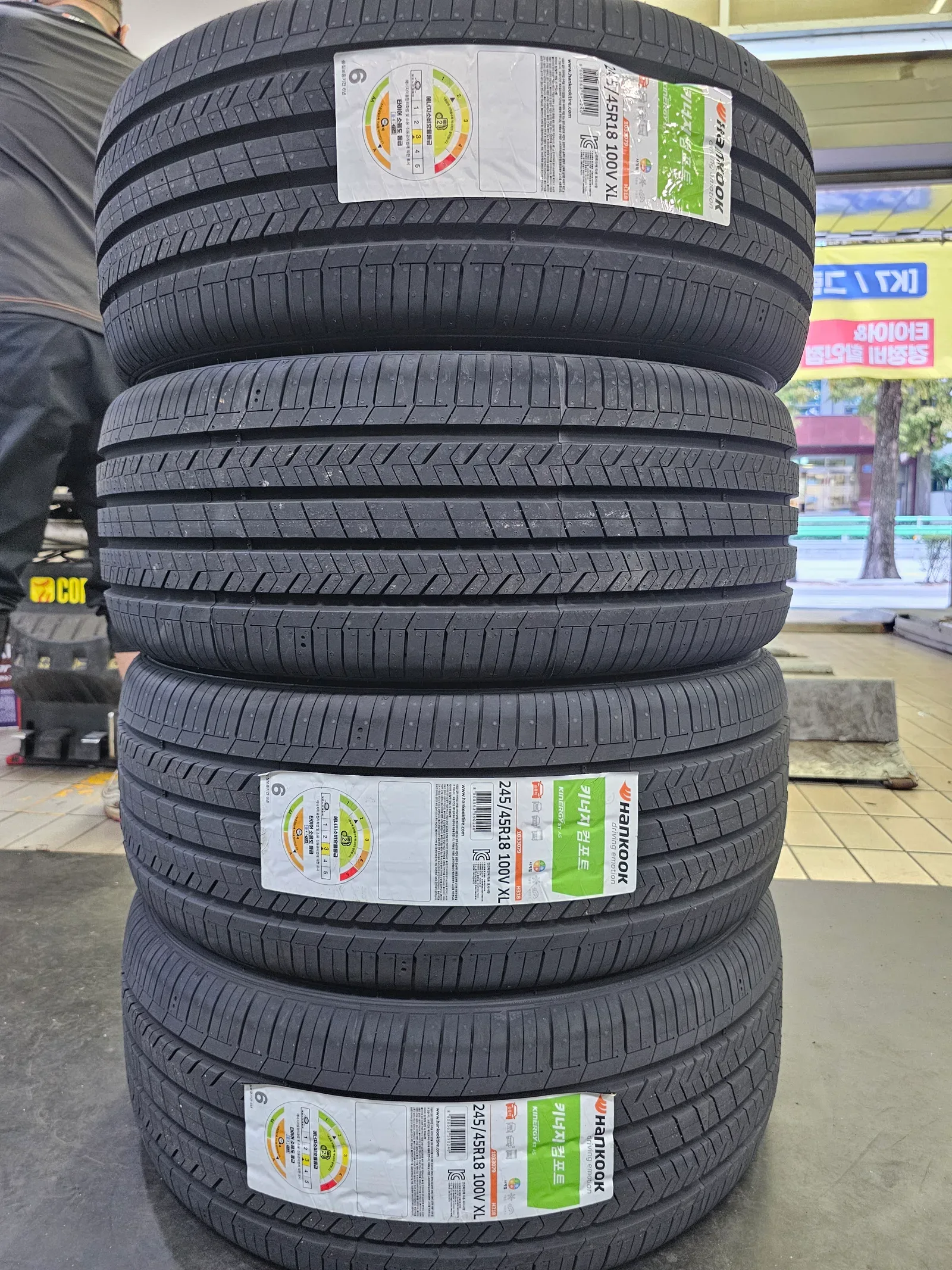 현대 그랜저 HG 245/45R18 장착할 한국타이어 키너지 ST AS 245/45R18 4본