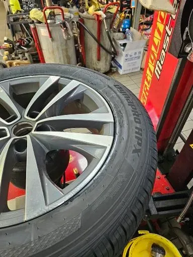 르노 QM6 225/60R18 장착 끝난 앞바퀴 옆면