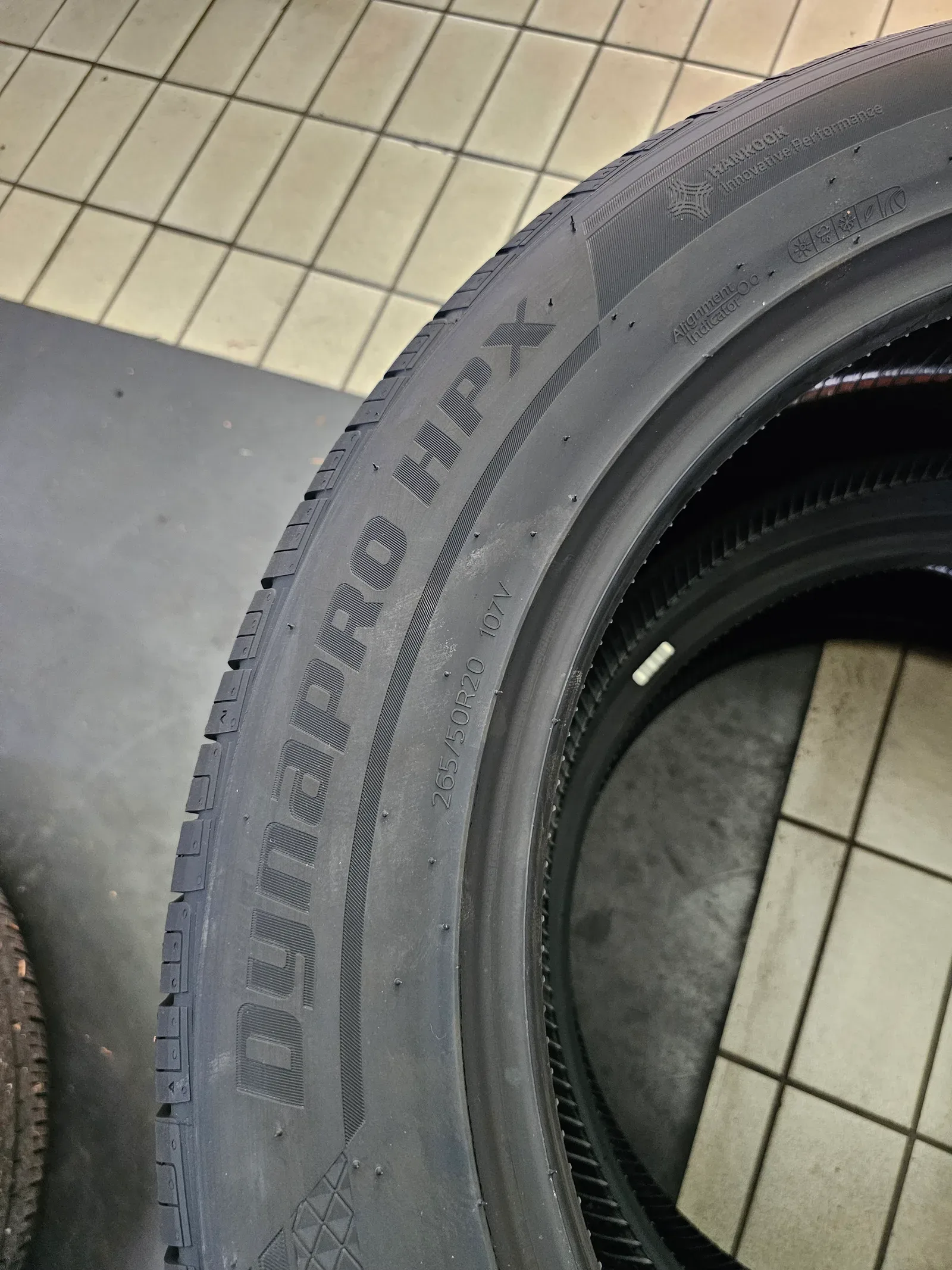 기아 모하비 265/50R20 옆면 dynapro HPX 각인