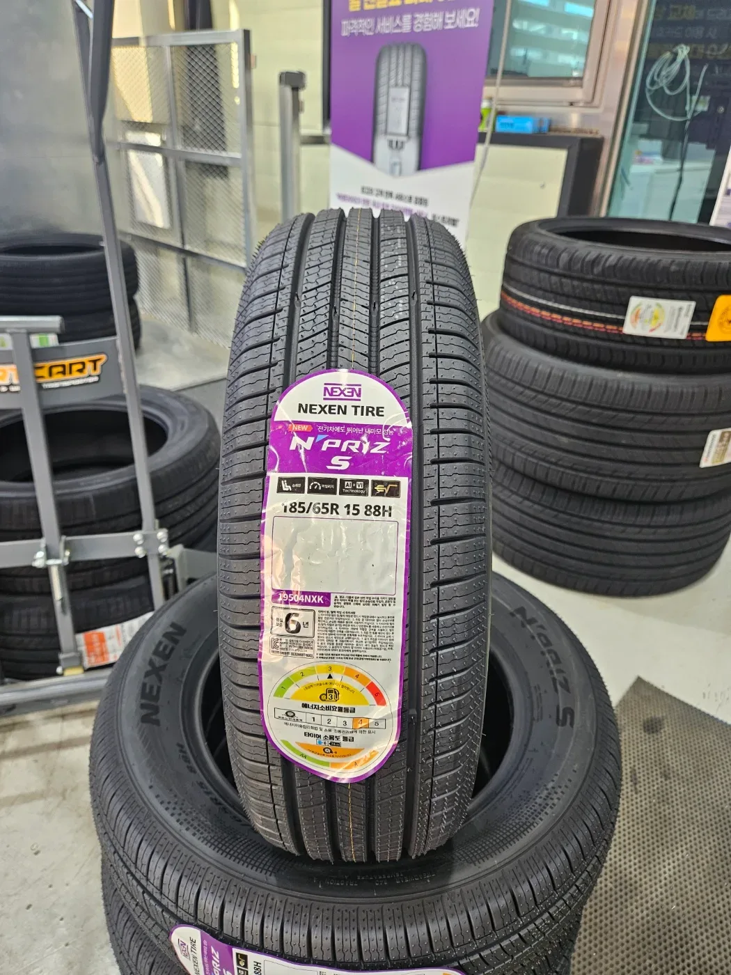현대 베뉴 185/65R15 새 타이어 라벨 185/65R 15 88H