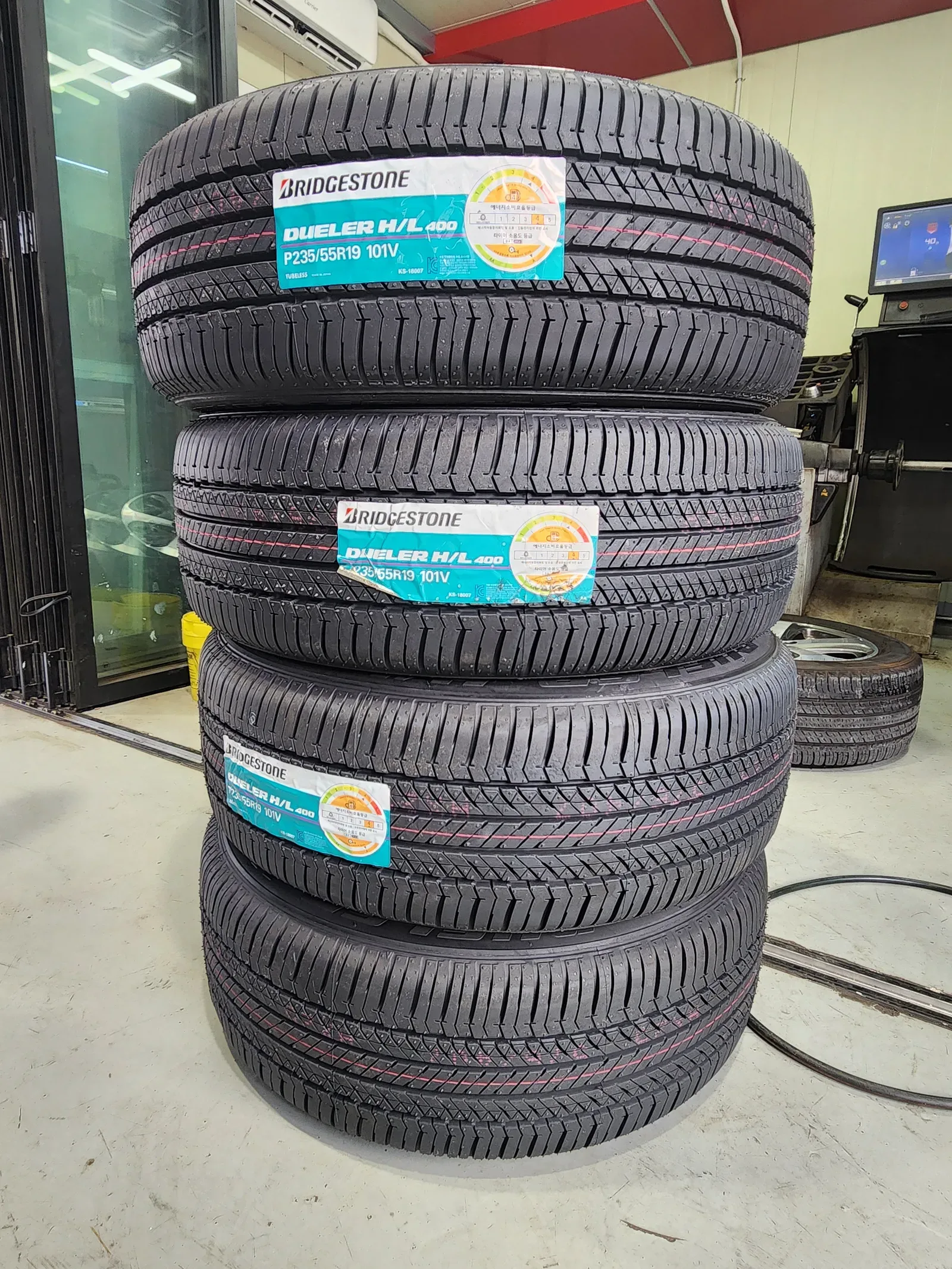 벤츠 GLC 235/55R19 새 타이어 4본 듀얼러 H/L 400