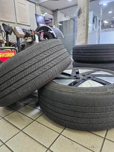 현대 아이오닉6 225/55R18 빼낸 헌 타이어와 18인치 휠