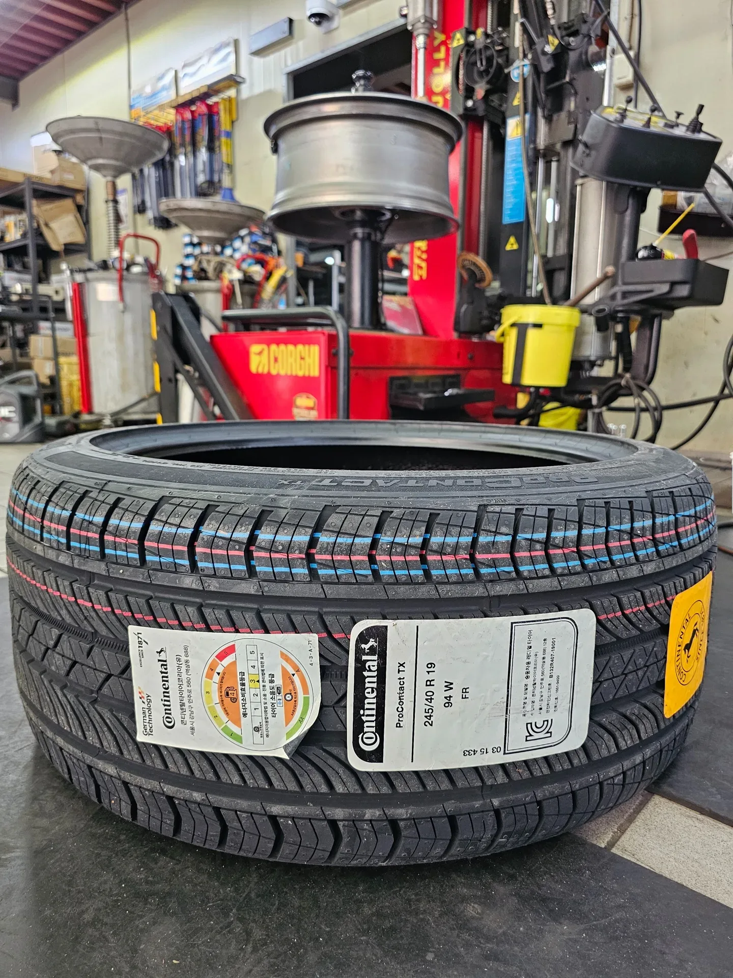 쉐보레 말리부 245/40R19 새 타이어 콘티넨탈 프로콘택 TX 라벨