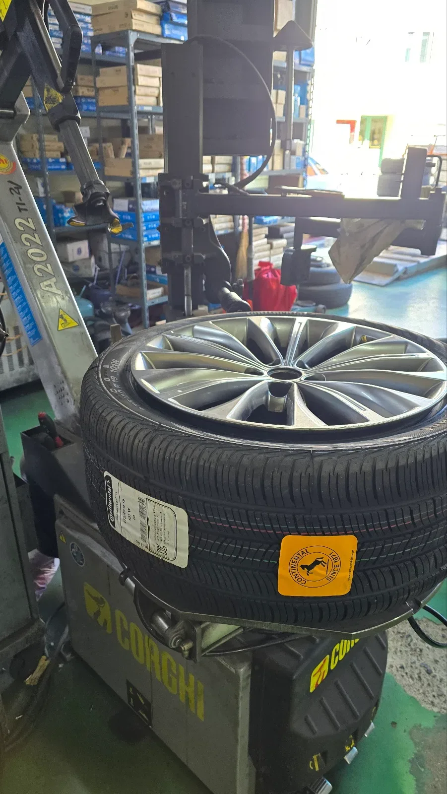 기아 K9 245/45R19 · 275/40R19 탈착기에서 신품 장착