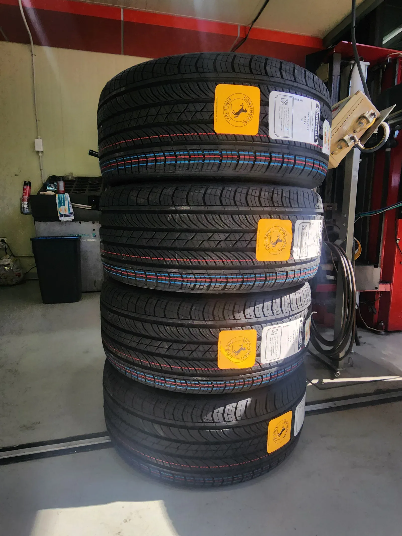 현대 그랜저 IG 245/40R19 쌓아 둔 프로콘택 TX 신품 4본